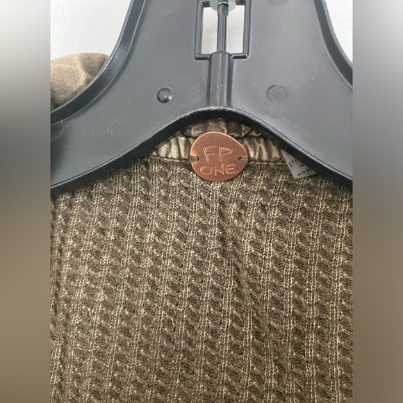 Free People oversized button down size XS - Picture 3 of 4